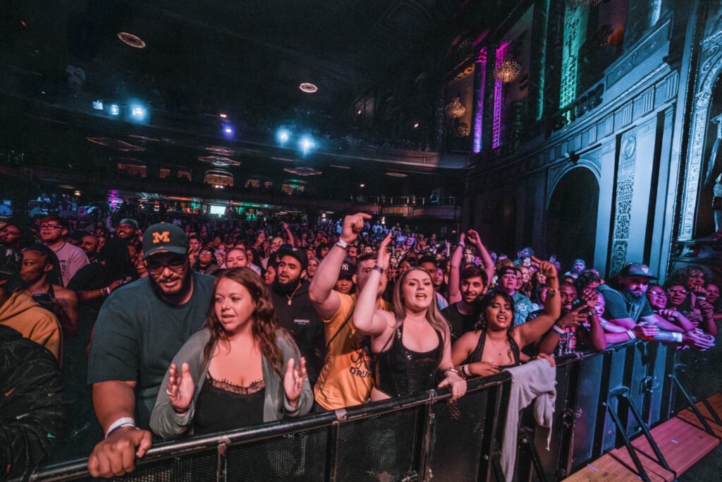 4_YOUNG CASH FANS_FILLMORE DETROIT_AMI NICOLE ACRONYM