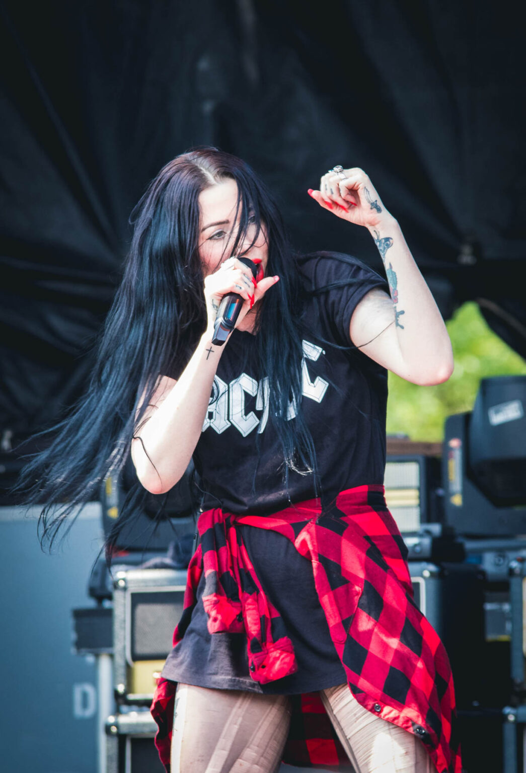 10_DOROTHY_UPHEAVAL FESTIVAL_AMI NICOLE ACRONYM