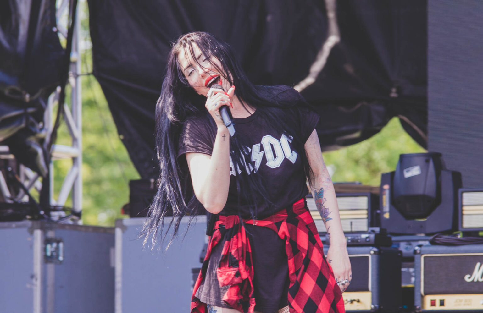 12_DOROTHY_UPHEAVAL FESTIVAL_AMI NICOLE ACRONYM
