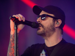 10_BREAKING BENJAMIN_AMI NICOLE ACRONYM
