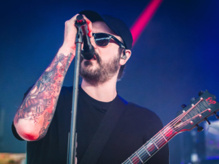 7_BREAKING BENJAMIN_AMI NICOLE ACRONYM