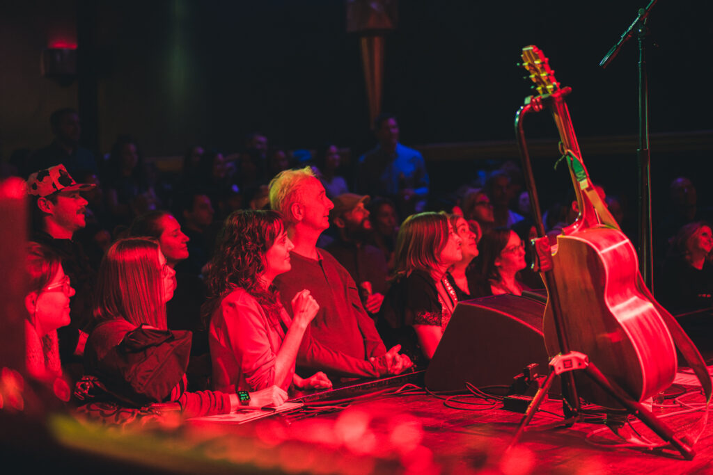 13_MAGIC BAG_ERIC HUTCHINSON_AMI NICOLE ACRONYM