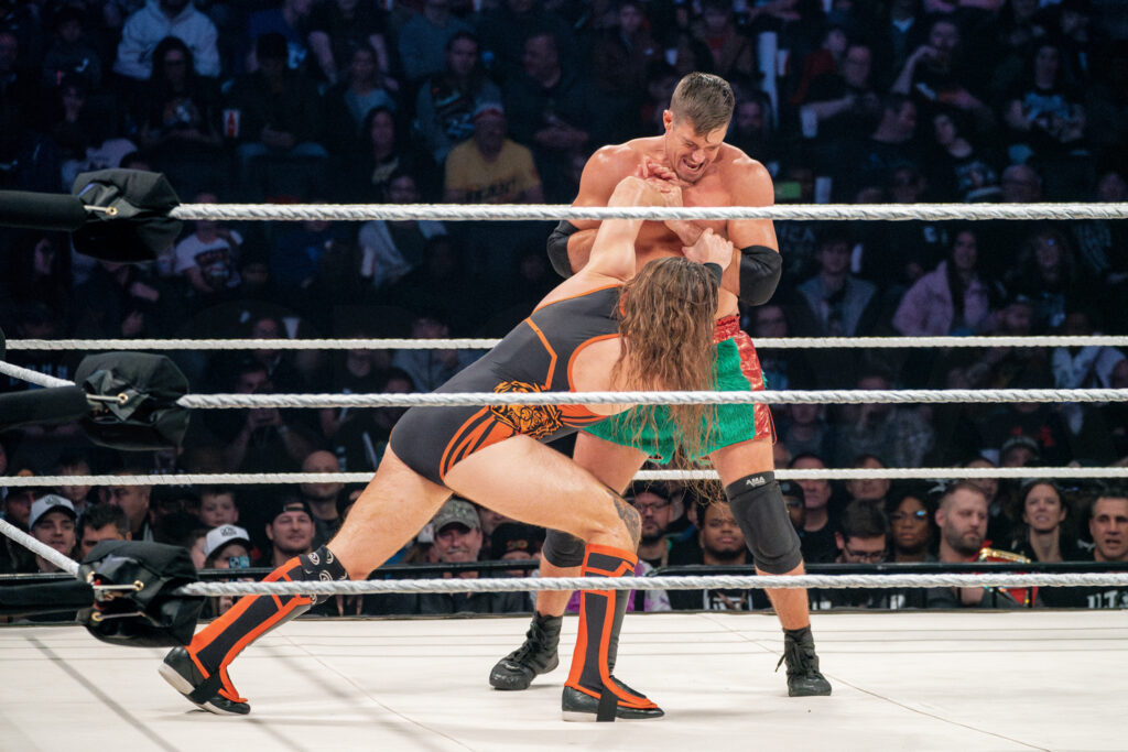 14_WWE_GRAYSON WALLER AND BUTCH FROM THE BRAWLING BRUTES_WWE HOLIDAY TOUR 2023_AMI NICOLE ACRONYM