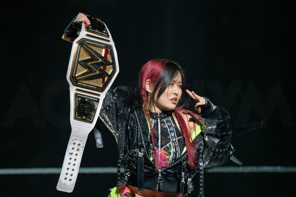 42_WWE_IYO SKY_WWE HOLIDAY TOUR 2023_AMI NICOLE ACRONYM