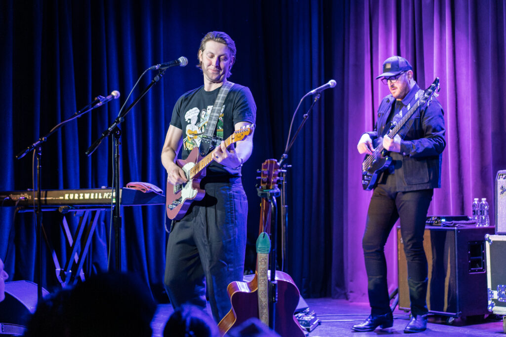 4_MAGIC BAG_ERIC HUTCHINSON_AMI NICOLE ACRONYM