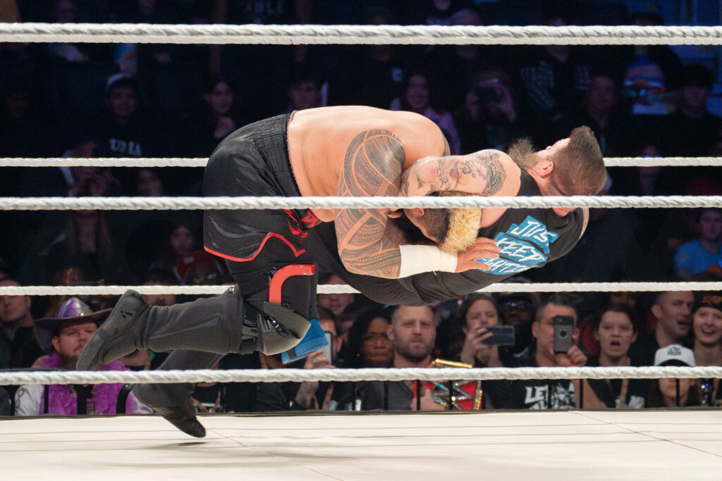 4_WWE_KEVIN OWENS SOLO SIKOA_WWE HOLIDAY TOUR 2023_AMI NICOLE ACRONYM