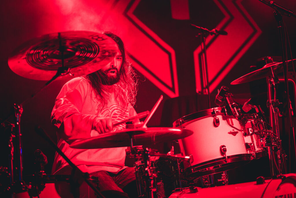 3_NATIVE HOWL_AMI NICOLE ACRONYM