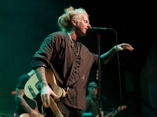5_WE THE KINGS_AMI NICOLE ACRONYM
