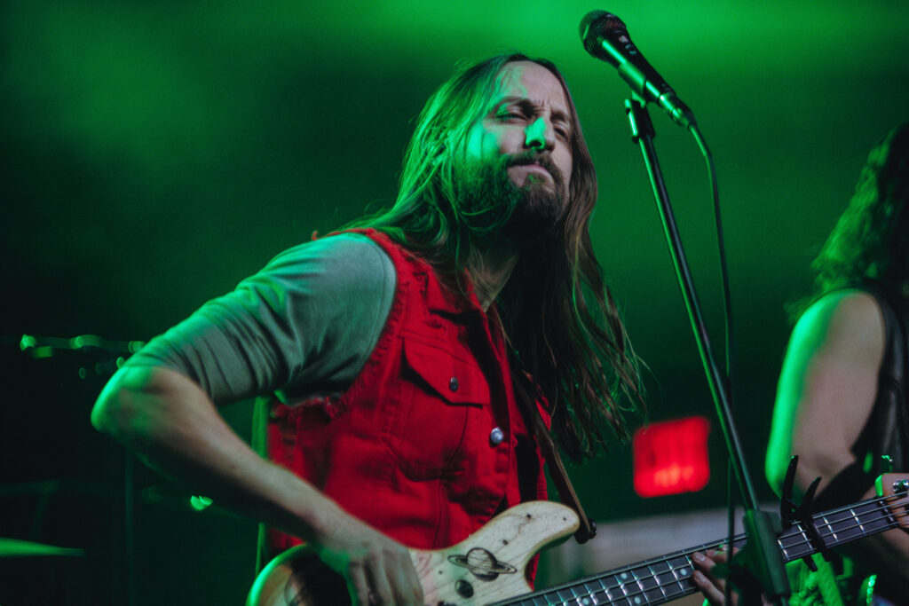 6_NATIVE HOWL_AMI NICOLE ACRONYM