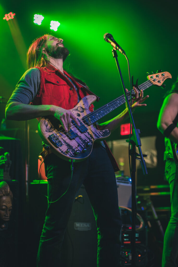 8_NATIVE HOWL_AMI NICOLE ACRONYM