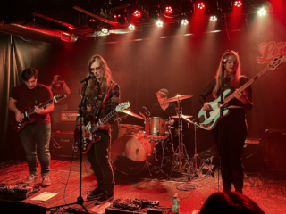 PAINFULLY 90S 2_DARCY MORAN_AMI NICOLE ACRONYM (PHONE)