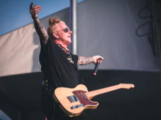 WE THE KINGS_AMI NICOLE ACRONYM_3