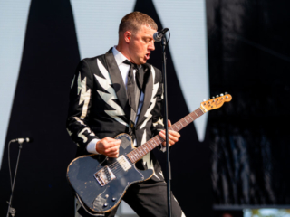 10_THE HIVES_AMI NICOLE ACRONYM