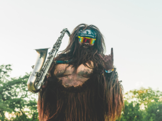 2_SAXSQUATCH PORTRAIT_AMI NICOLE ACRONYM