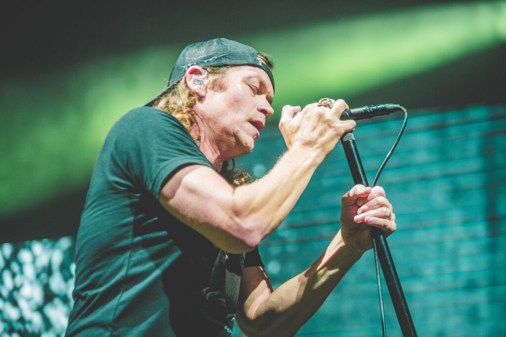 13_3 DOORS DOWN_AMI NICOLE ACRONYM