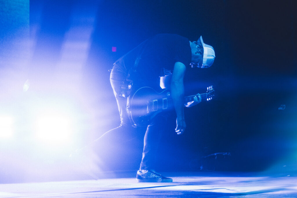 2_3 DOORS DOWN_AMI NICOLE ACRONYM