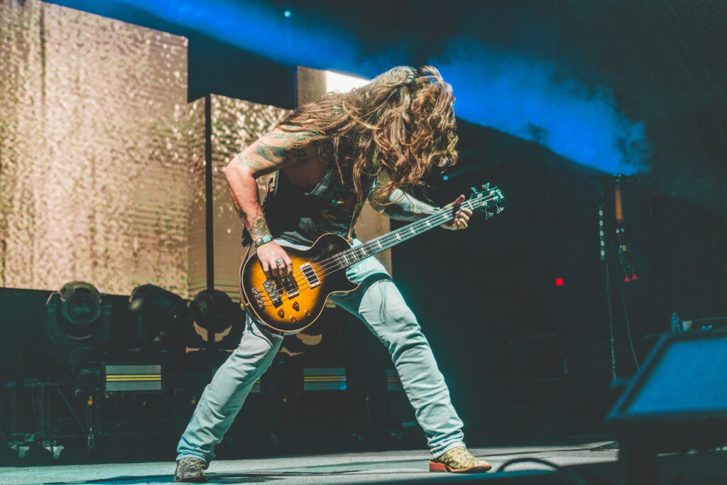 5_3 DOORS DOWN_AMI NICOLE ACRONYM