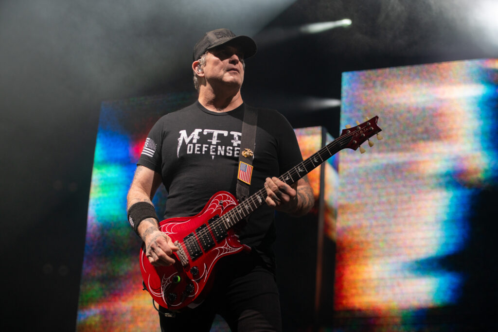 6_3 DOORS DOWN_AMI NICOLE ACRONYM