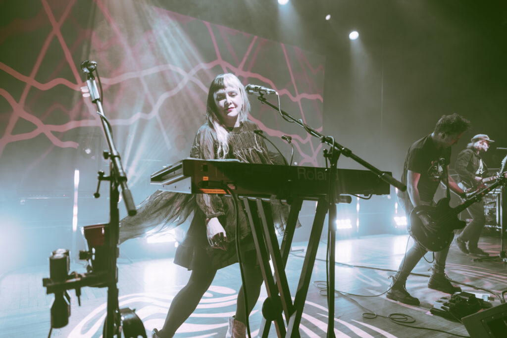 SLOWDIVE_Spencer Isberg_25