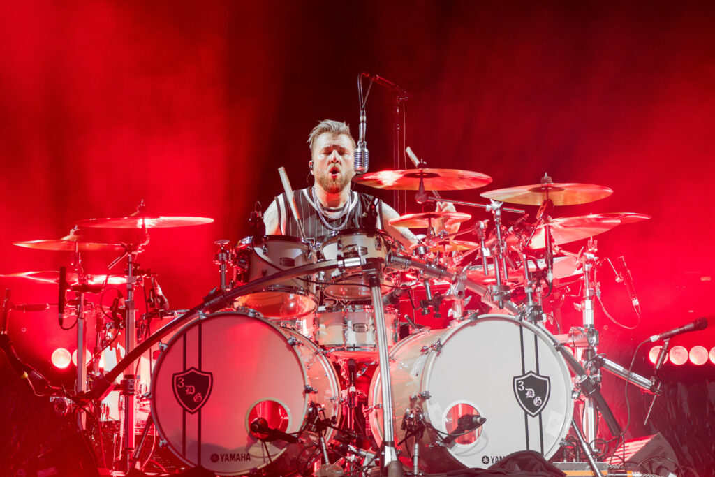THREE DAYS GRACE_AMI NICOLE ACRONYM_7