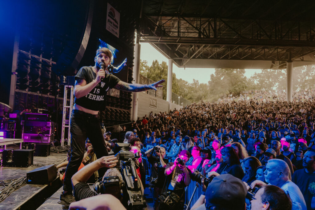 BEARTOOTH_AMI NICOLE ACRONYM_1