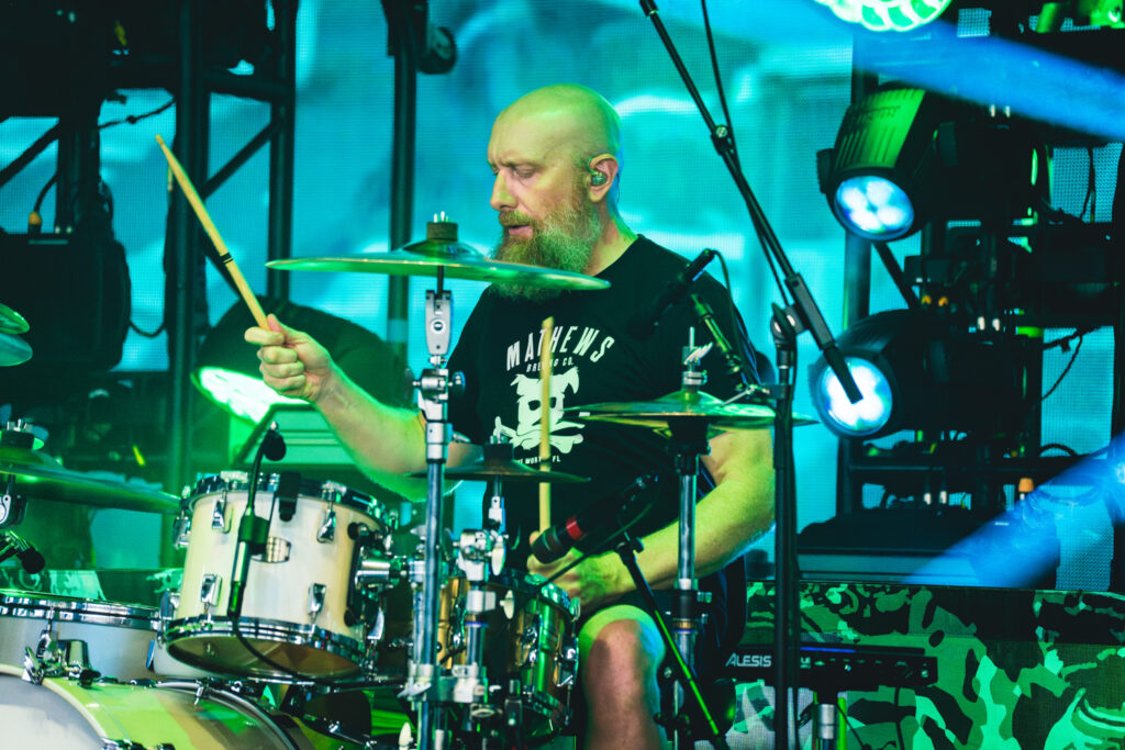 KILLSWITCH ENGAGE_AMI NICOLE ACRONYM_2