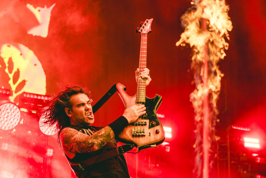 KILLSWITCH ENGAGE_AMI NICOLE ACRONYM_8