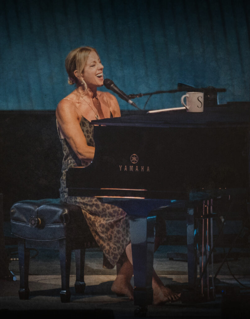 sarahmclachlan_emrraw15