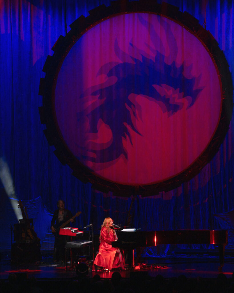 toriamos_erinroosen@lowlightdistrict-15