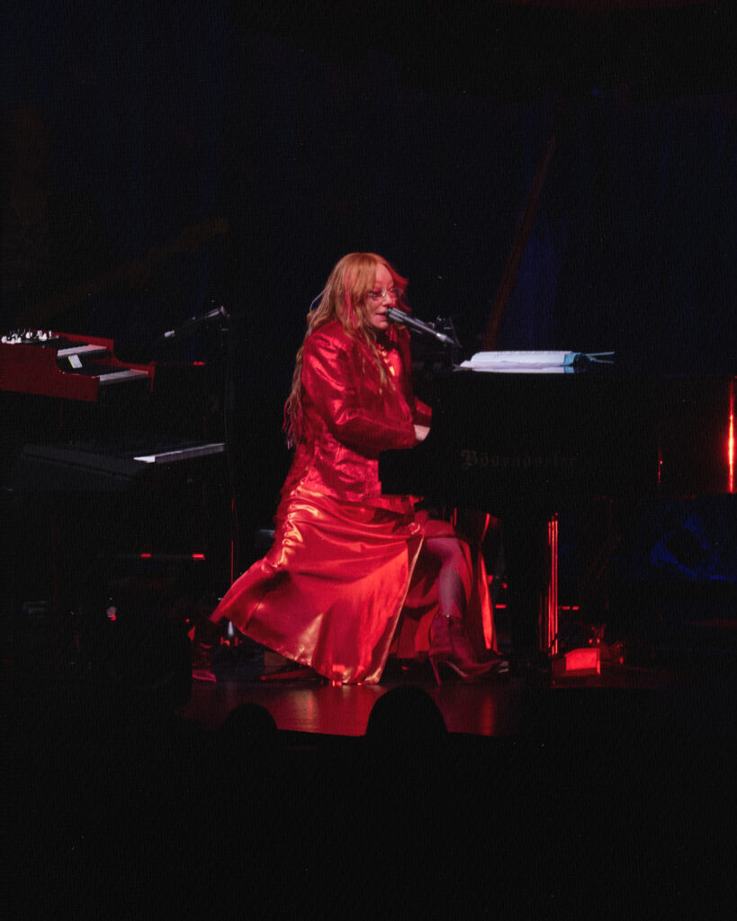 toriamos_erinroosen@lowlightdistrict-19