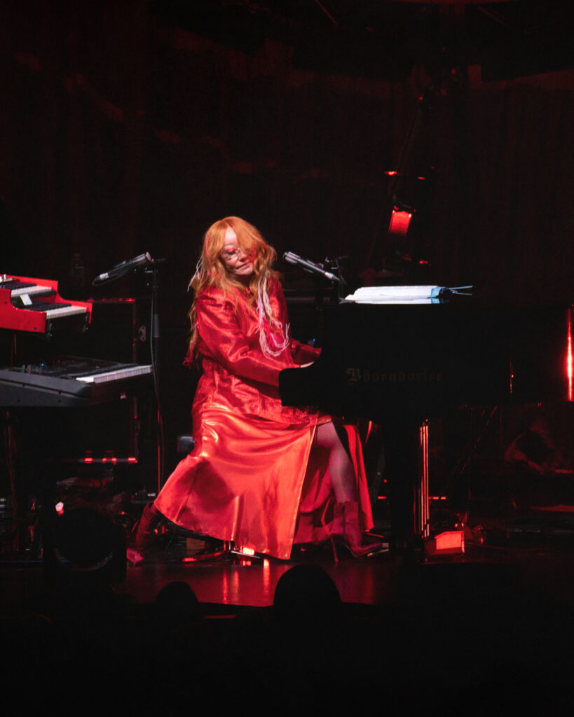 toriamos_erinroosen@lowlightdistrict-21