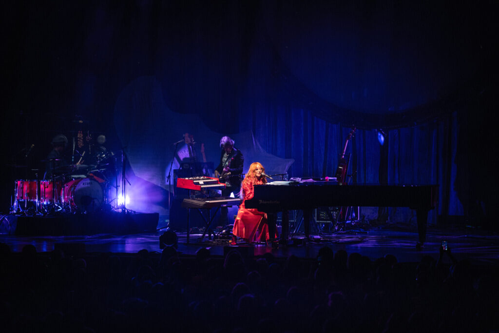 toriamos_erinroosen@lowlightdistrict-5